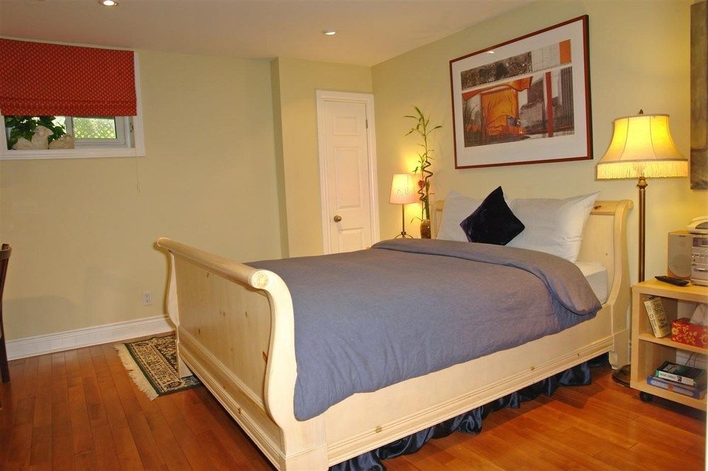 A Seaton Dream Toronto